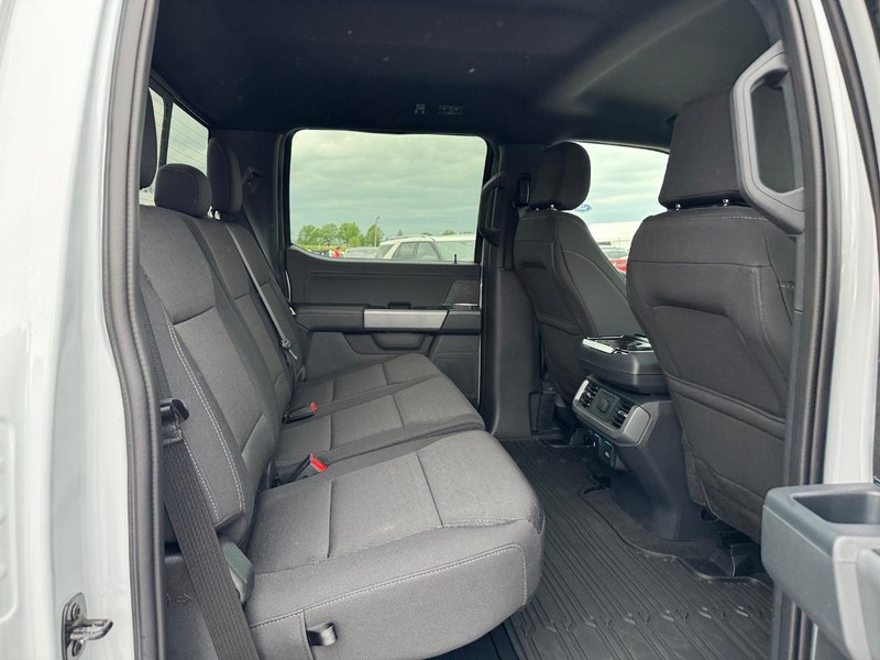 Ford F-150 Vehicle Full-screen Gallery Image 13