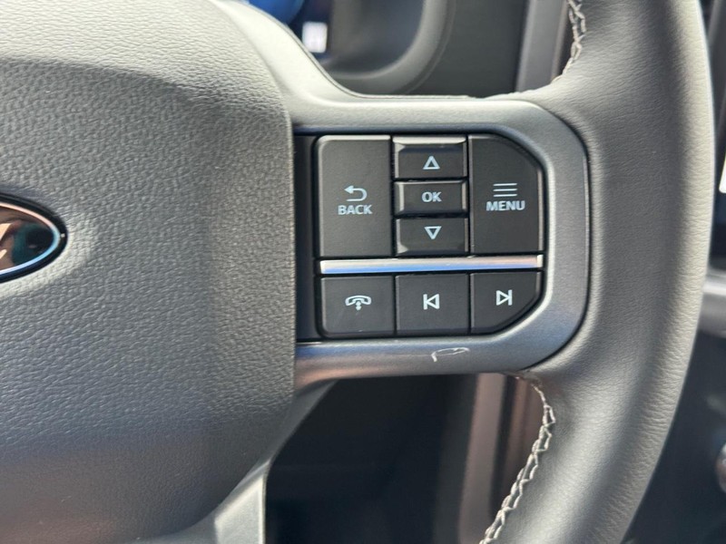 Ford F-150 Vehicle Full-screen Gallery Image 21