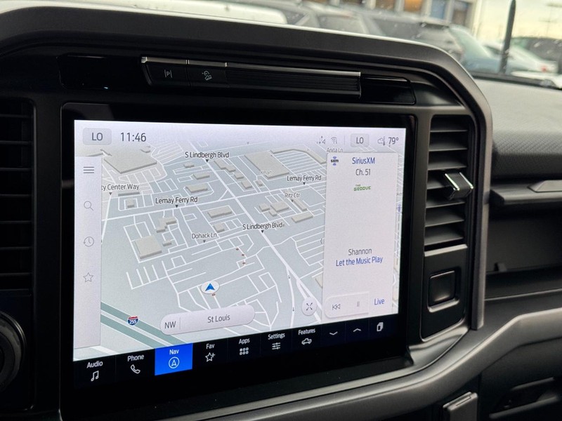 Ford F-150 Vehicle Full-screen Gallery Image 23