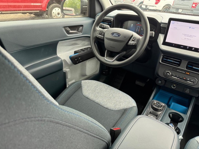 Ford Maverick Vehicle Full-screen Gallery Image 14