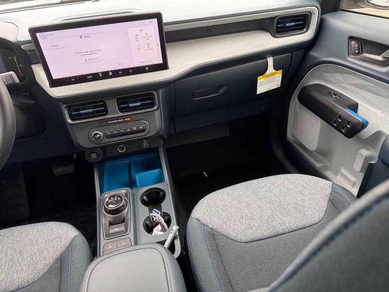 Ford Maverick Vehicle Full-screen Gallery Image 16