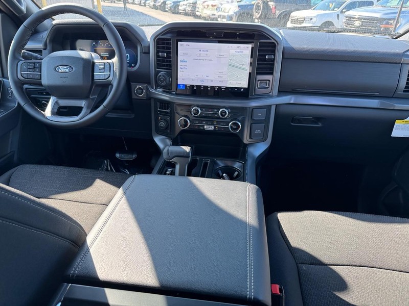 Ford F-150 Vehicle Full-screen Gallery Image 14