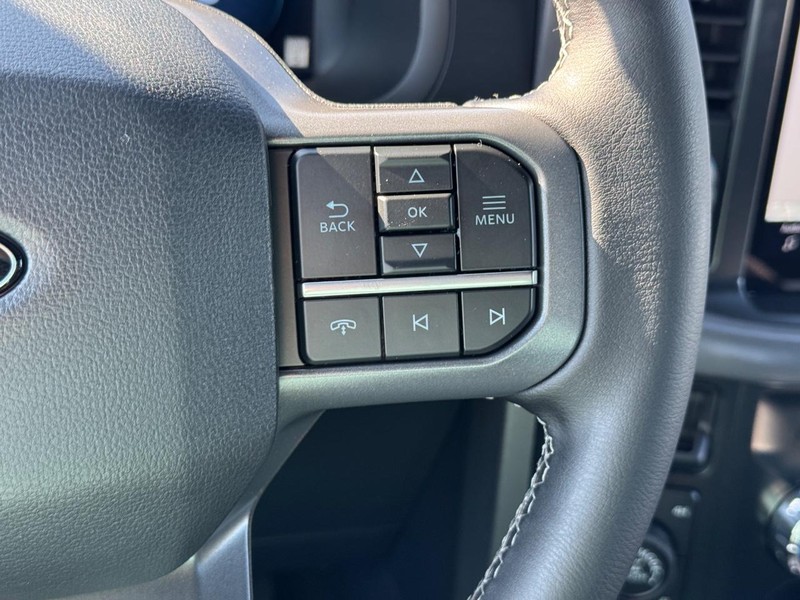Ford F-150 Vehicle Full-screen Gallery Image 22