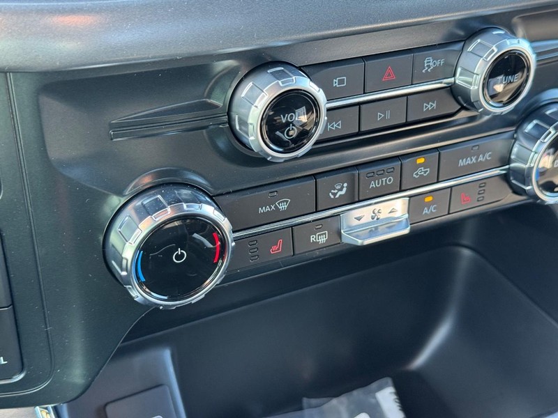 Ford F-150 Vehicle Full-screen Gallery Image 24