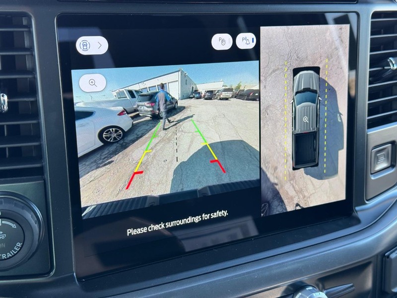Ford F-150 Vehicle Full-screen Gallery Image 25