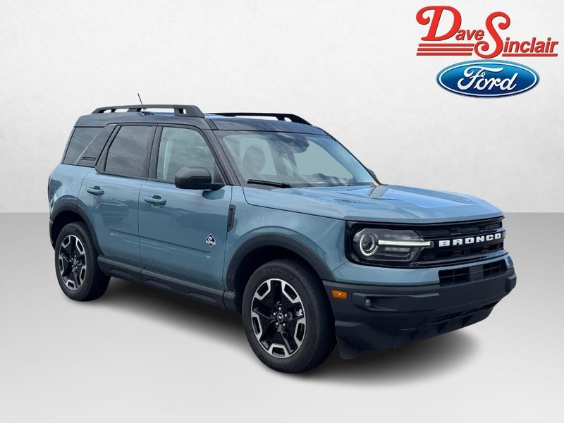 Ford Bronco Sport Vehicle Full-screen Gallery Image 04