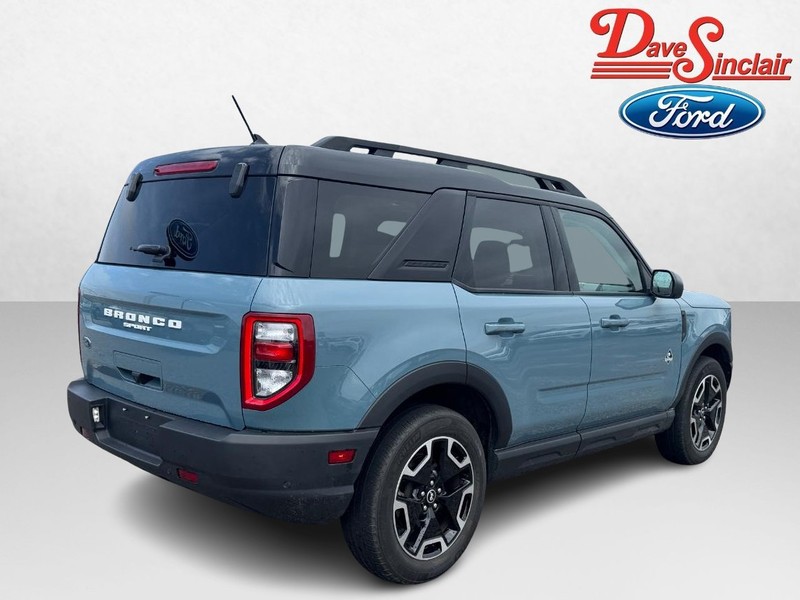 Ford Bronco Sport Vehicle Full-screen Gallery Image 07
