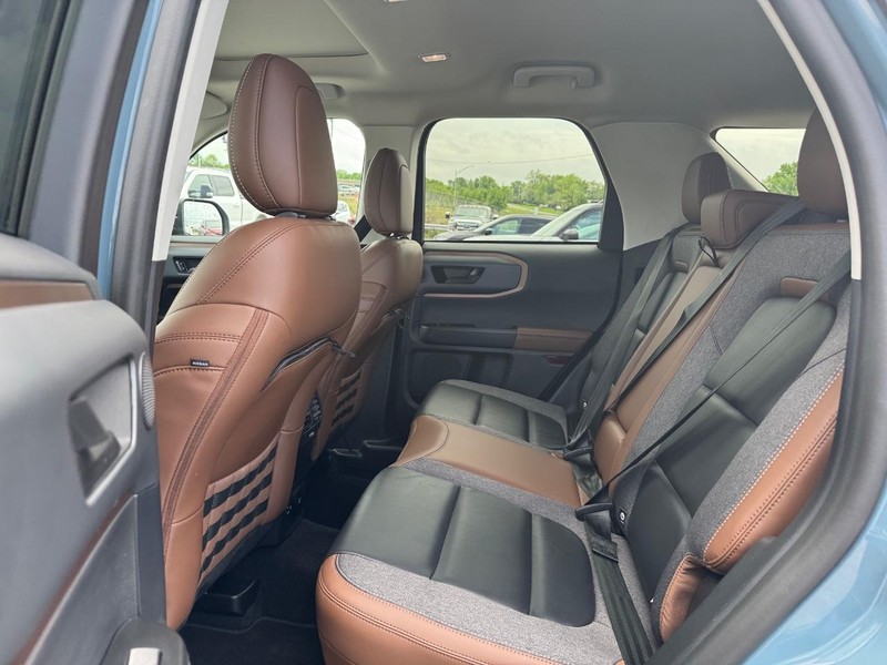 Ford Bronco Sport Vehicle Full-screen Gallery Image 12