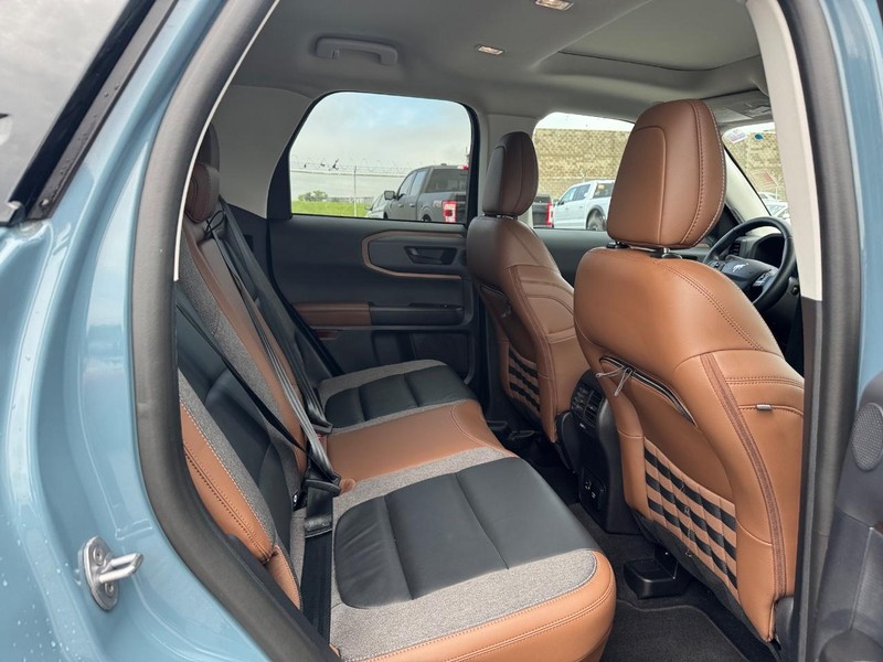 Ford Bronco Sport Vehicle Full-screen Gallery Image 13