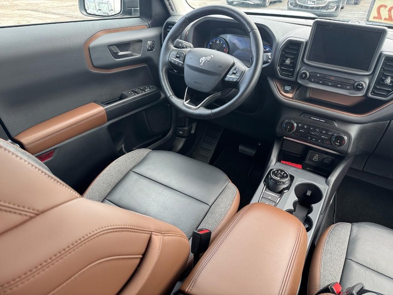 Ford Bronco Sport Vehicle Full-screen Gallery Image 14