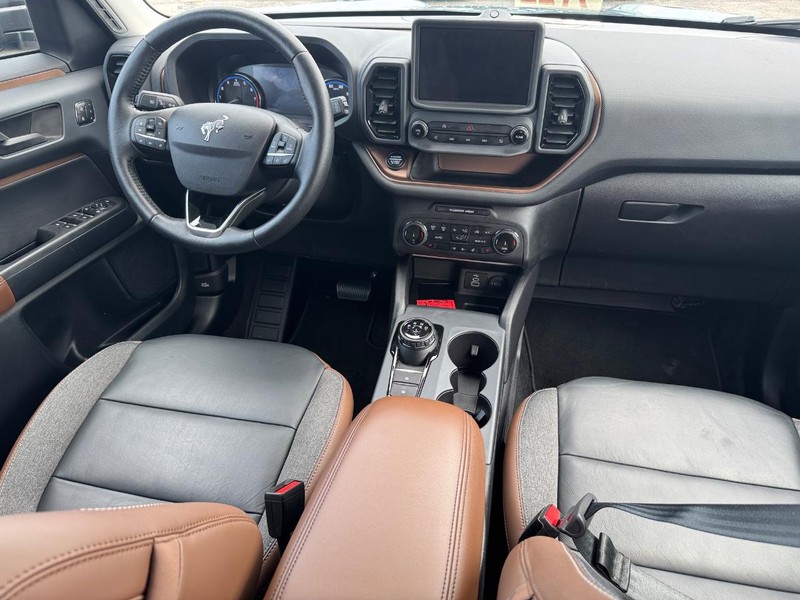 Ford Bronco Sport Vehicle Full-screen Gallery Image 15