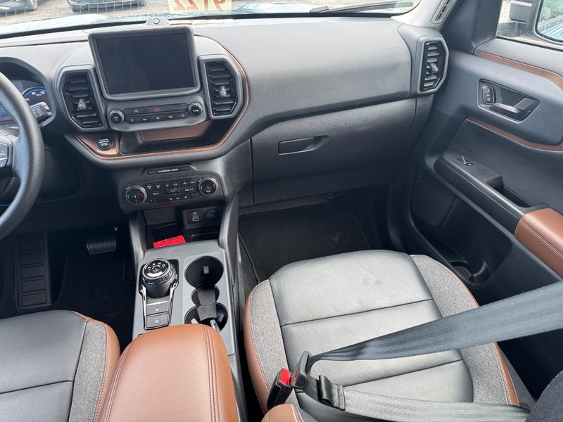 Ford Bronco Sport Vehicle Full-screen Gallery Image 16