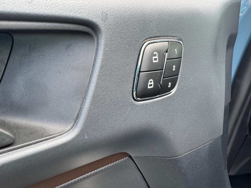 Ford Bronco Sport Vehicle Full-screen Gallery Image 21
