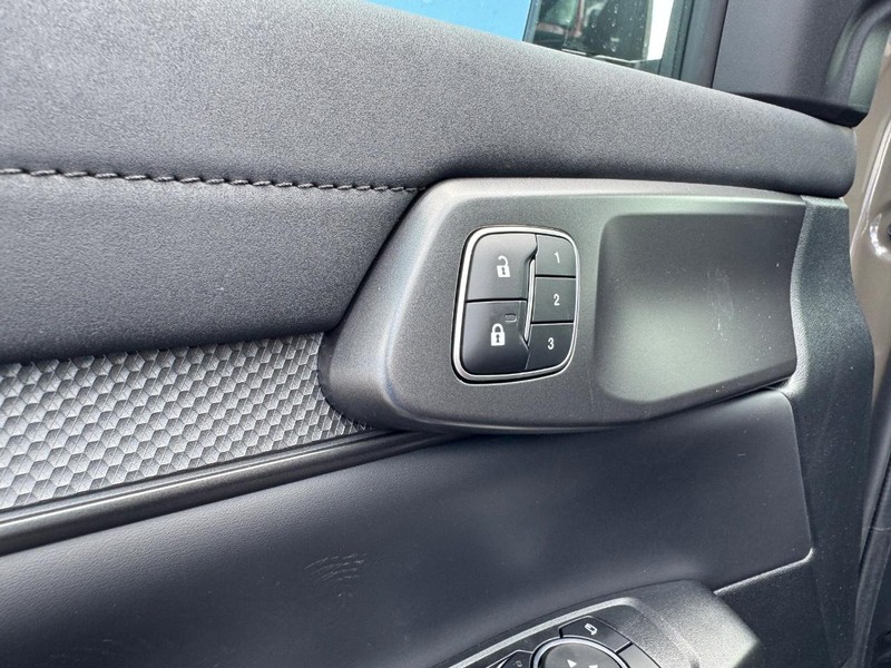 Ford Ranger Vehicle Full-screen Gallery Image 20
