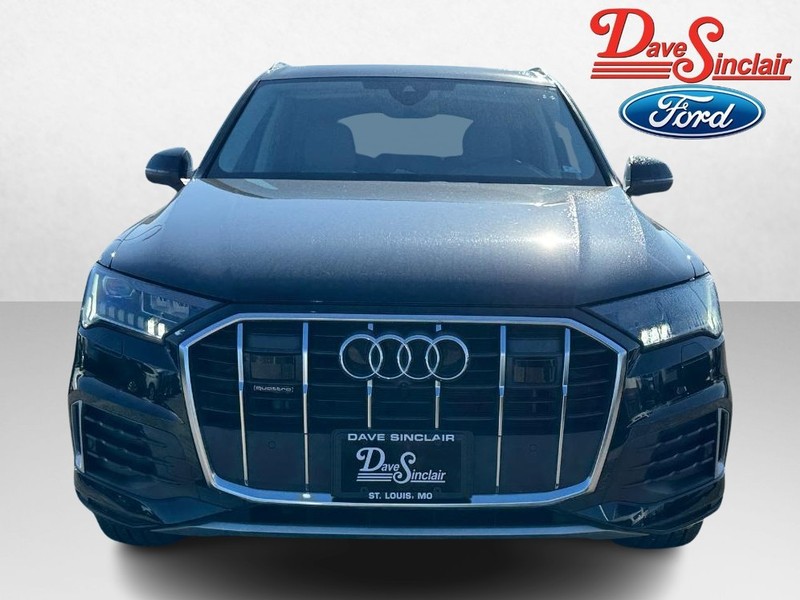 Audi Q7 Vehicle Full-screen Gallery Image 02
