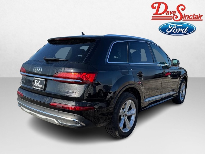 Audi Q7 Vehicle Full-screen Gallery Image 07