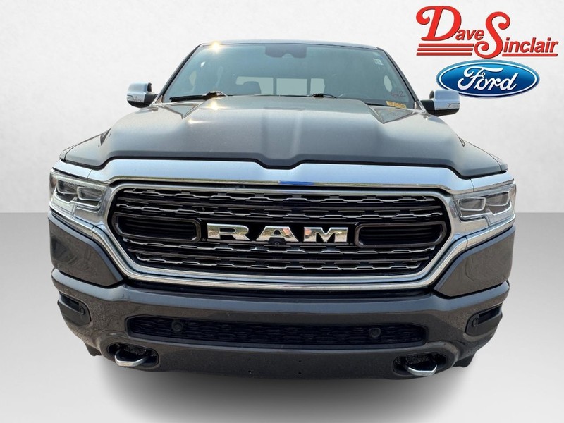 Ram 1500 Vehicle Full-screen Gallery Image 02
