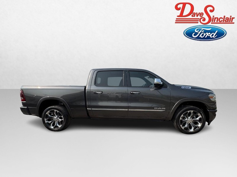 Ram 1500 Vehicle Full-screen Gallery Image 05