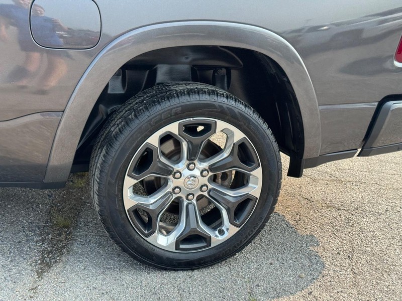 Ram 1500 Vehicle Full-screen Gallery Image 11