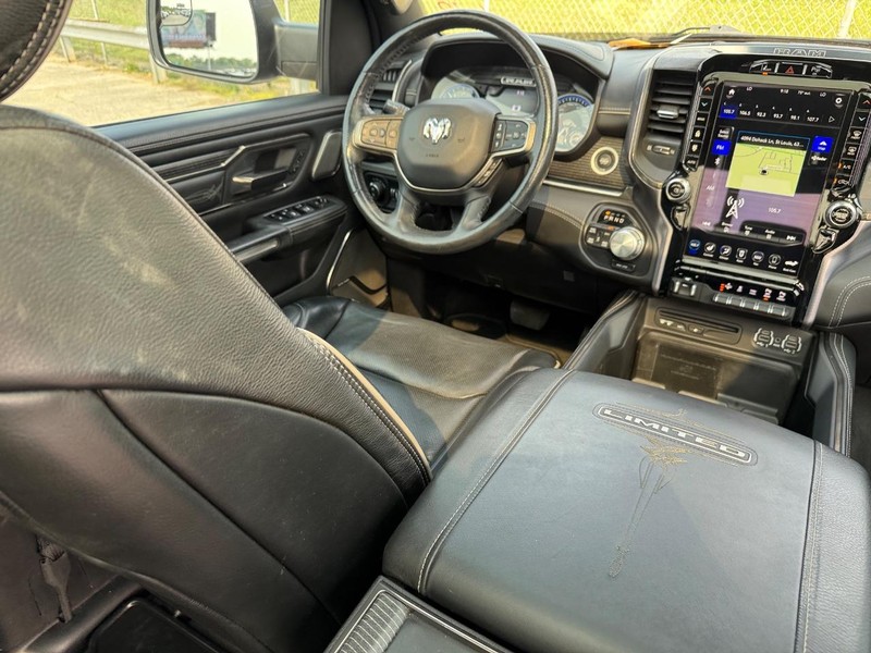 Ram 1500 Vehicle Full-screen Gallery Image 15