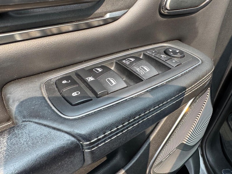 Ram 1500 Vehicle Full-screen Gallery Image 19