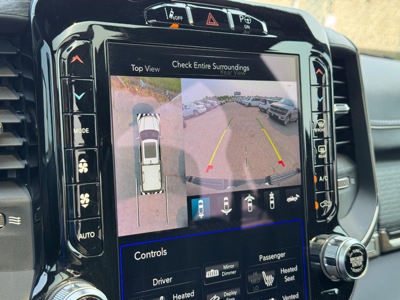 Ram 1500 Vehicle Full-screen Gallery Image 26