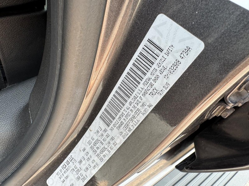 Ram 1500 Vehicle Full-screen Gallery Image 28
