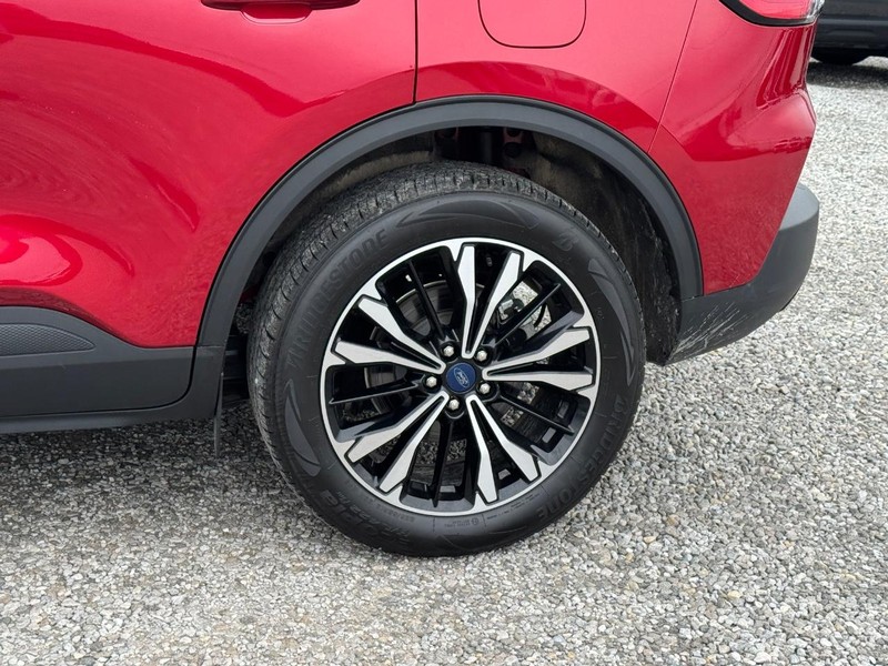 Ford Escape Vehicle Full-screen Gallery Image 11