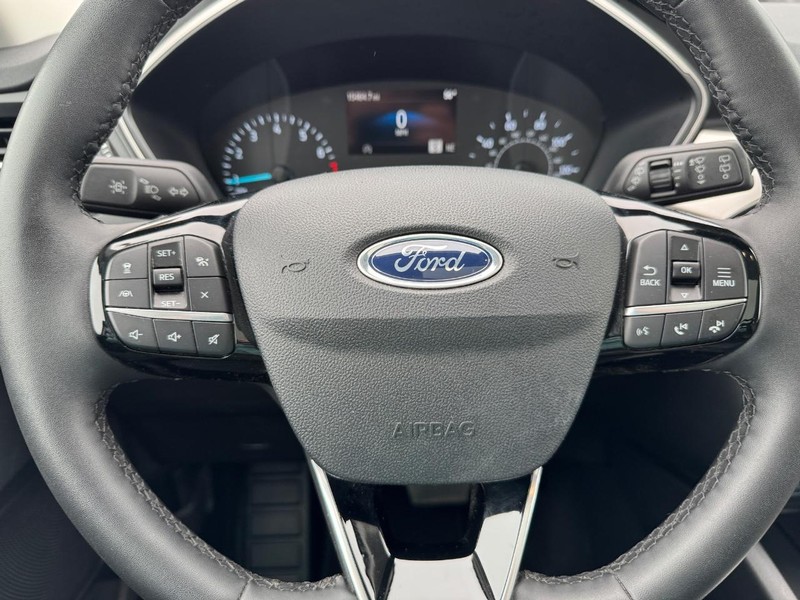 Ford Escape Vehicle Full-screen Gallery Image 19