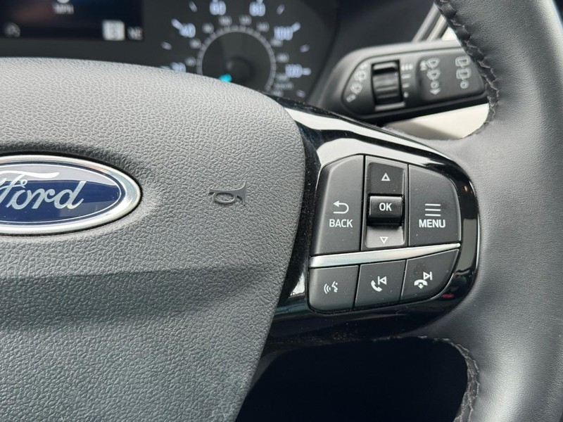 Ford Escape Vehicle Full-screen Gallery Image 21