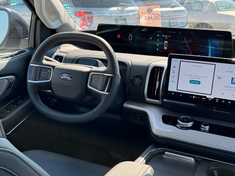 Ford Expedition Vehicle Full-screen Gallery Image 17