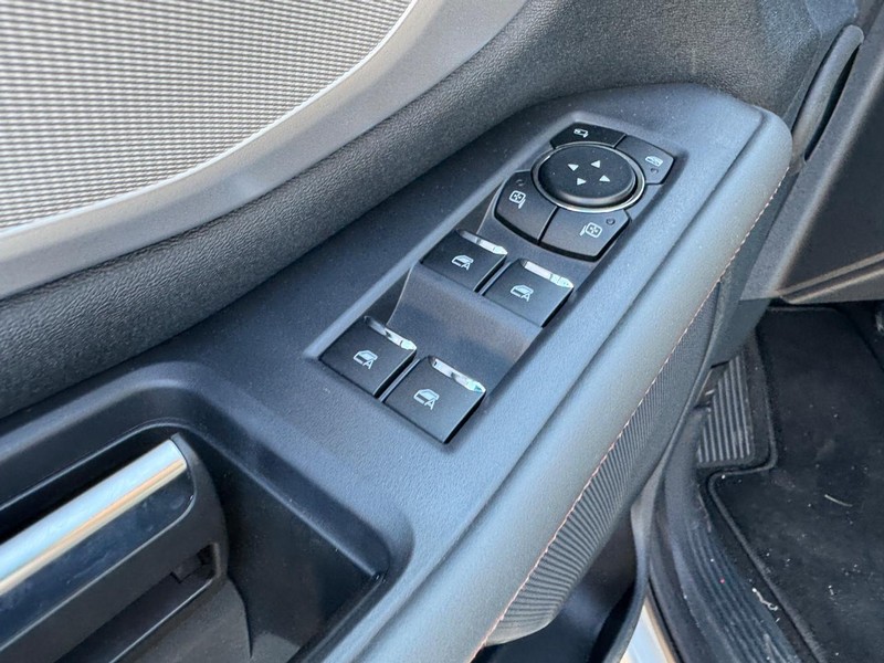 Ford Expedition Vehicle Full-screen Gallery Image 21