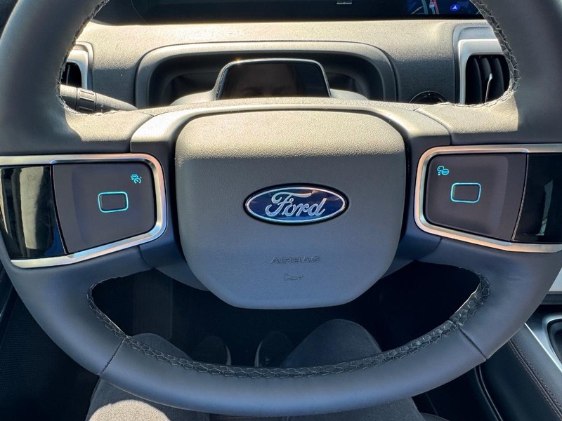 Ford Expedition Vehicle Full-screen Gallery Image 22