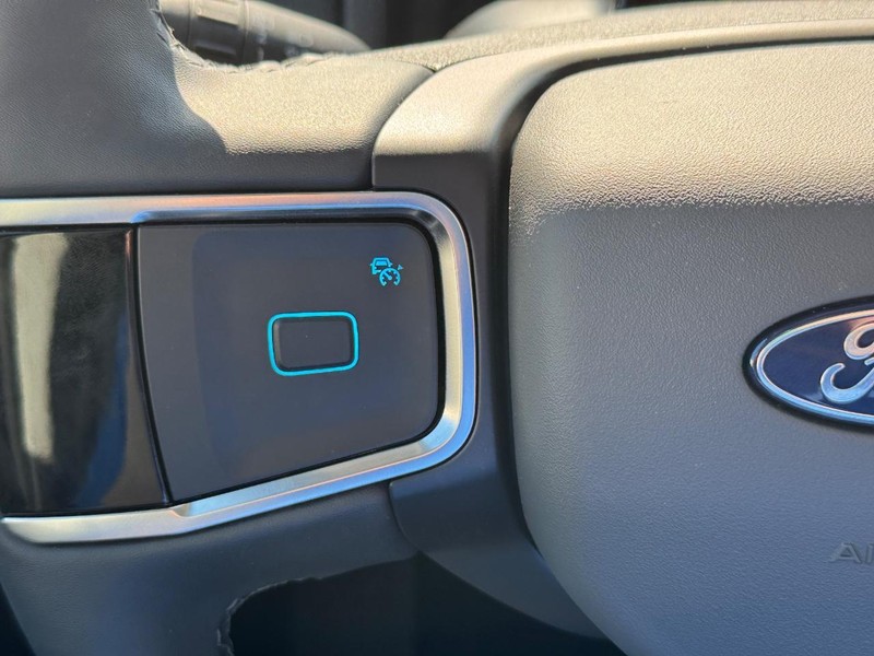 Ford Expedition Vehicle Full-screen Gallery Image 23