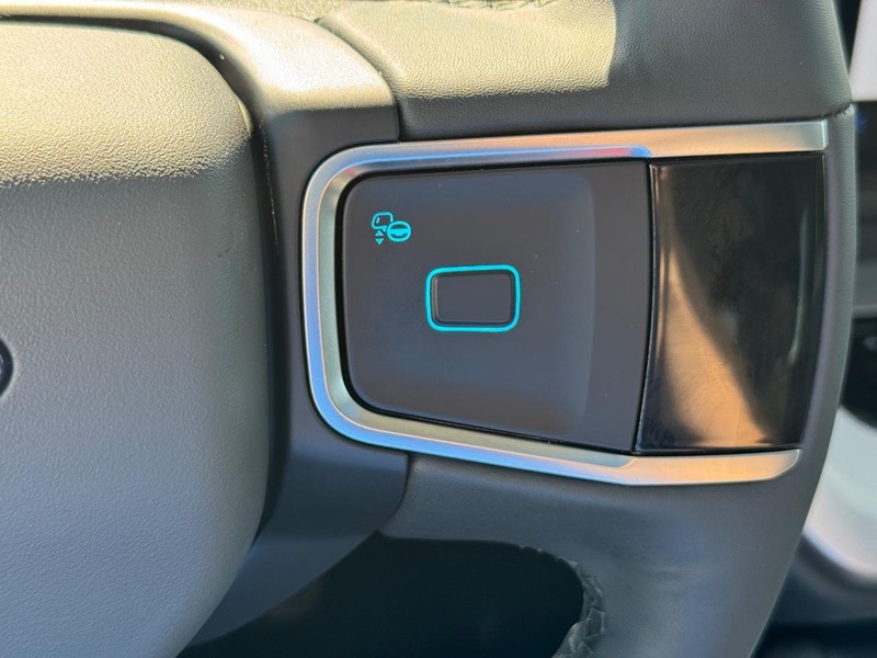 Ford Expedition Vehicle Full-screen Gallery Image 24