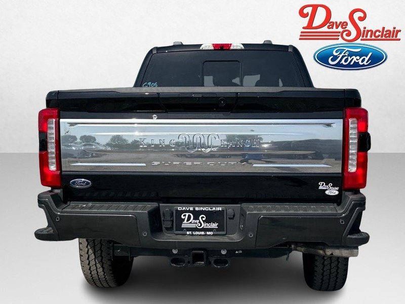 Ford Super Duty F-250 SRW Vehicle Full-screen Gallery Image 08