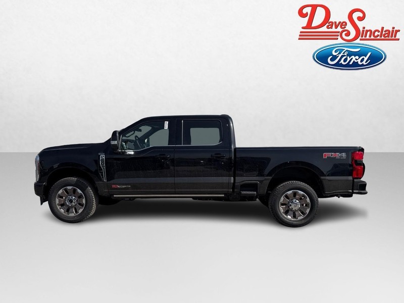 Ford Super Duty F-250 SRW Vehicle Full-screen Gallery Image 10