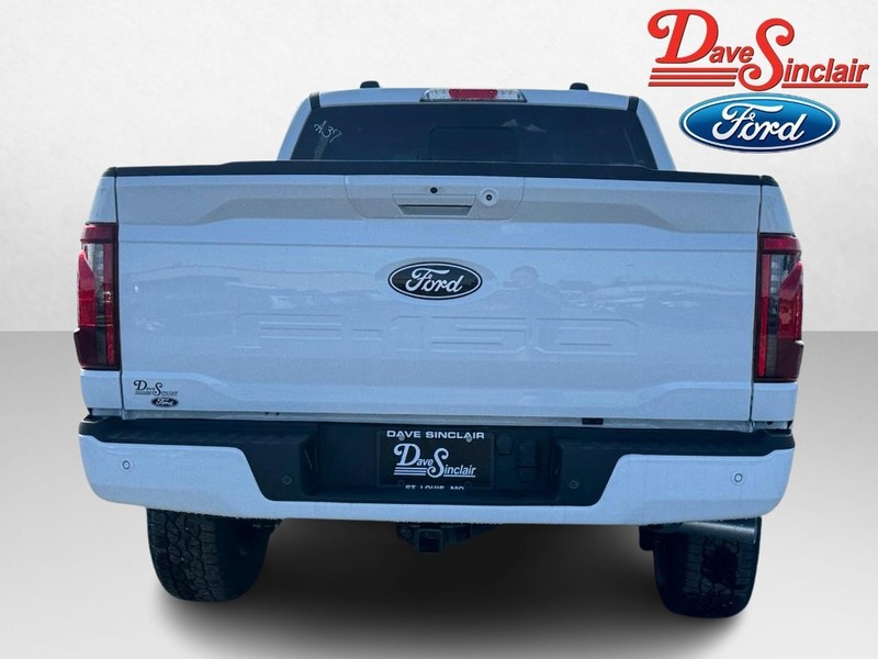 Ford F-150 Vehicle Full-screen Gallery Image 08