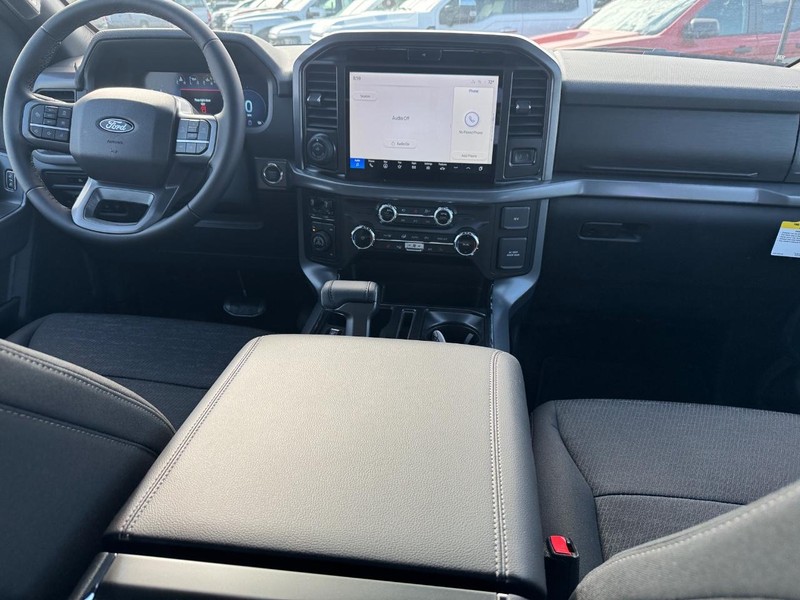 Ford F-150 Vehicle Full-screen Gallery Image 14