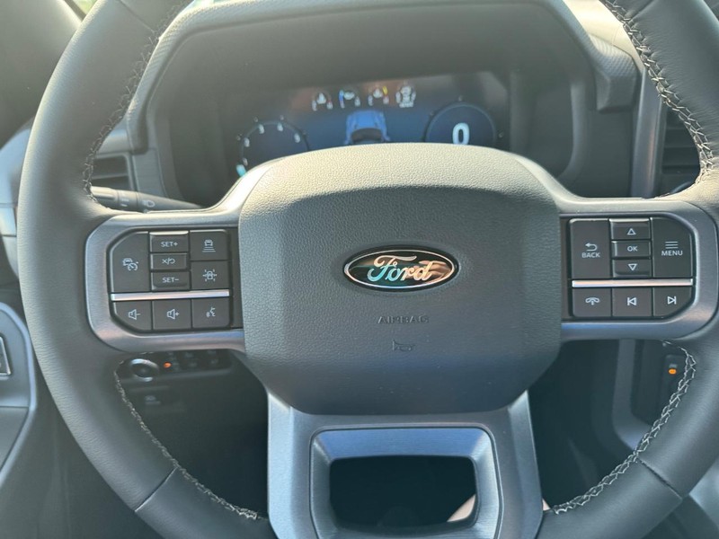 Ford F-150 Vehicle Full-screen Gallery Image 20