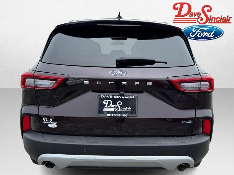 Ford Escape Vehicle Full-screen Gallery Image 08