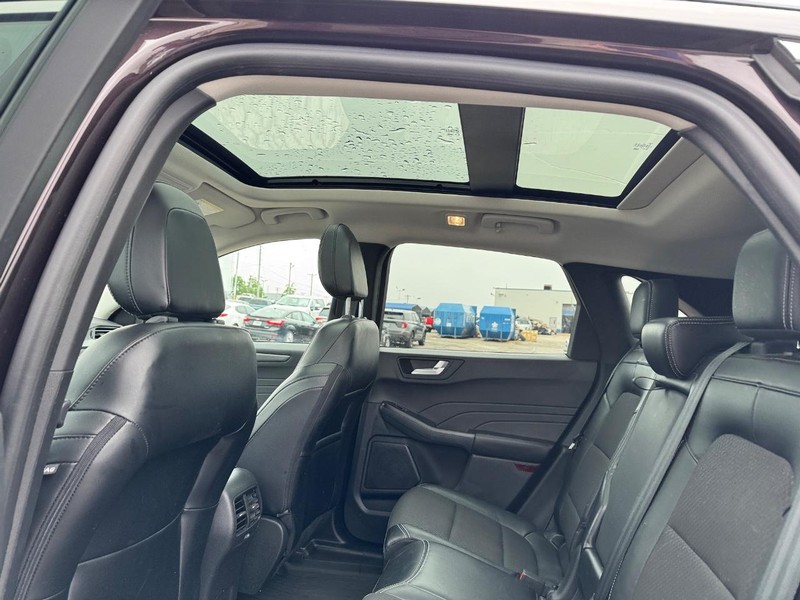 Ford Escape Vehicle Full-screen Gallery Image 13