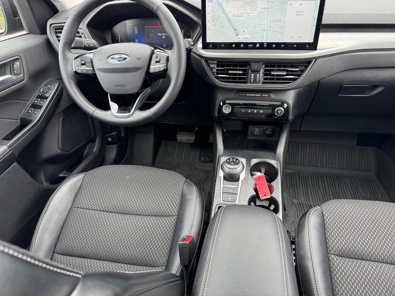 Ford Escape Vehicle Full-screen Gallery Image 16