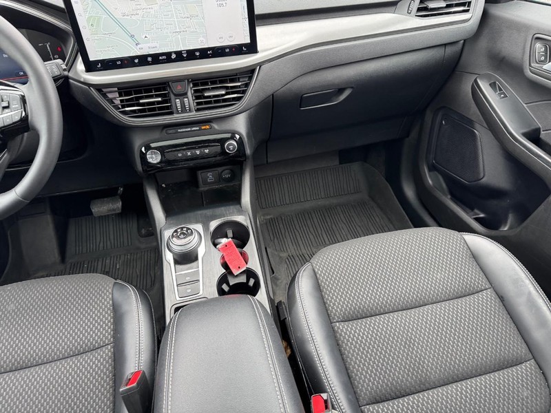 Ford Escape Vehicle Full-screen Gallery Image 17