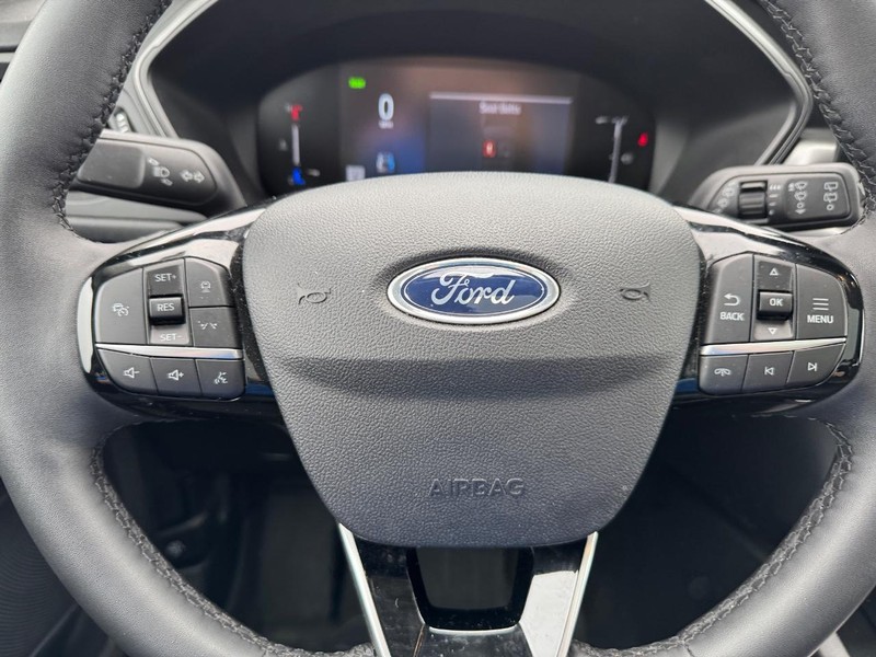 Ford Escape Vehicle Full-screen Gallery Image 20