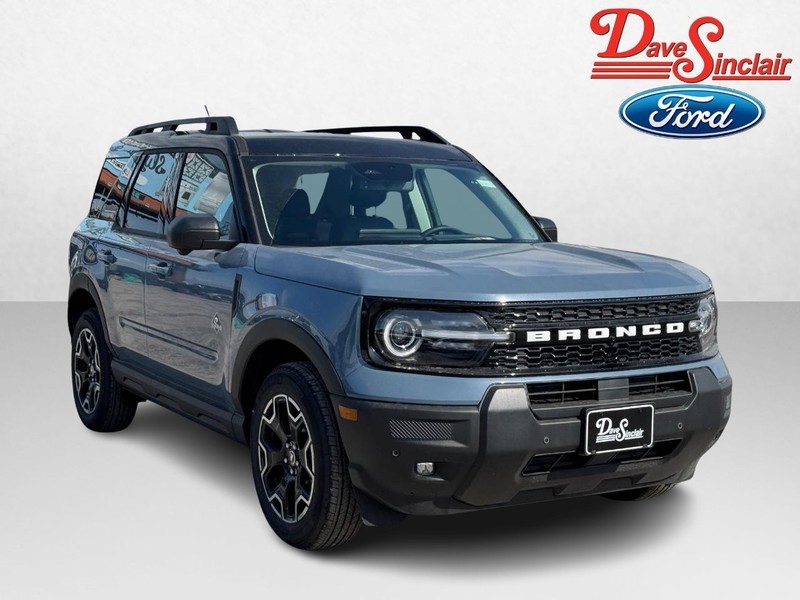 Ford Bronco Sport Vehicle Full-screen Gallery Image 04