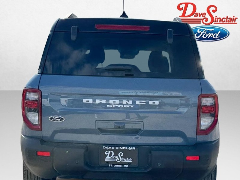 Ford Bronco Sport Vehicle Full-screen Gallery Image 08