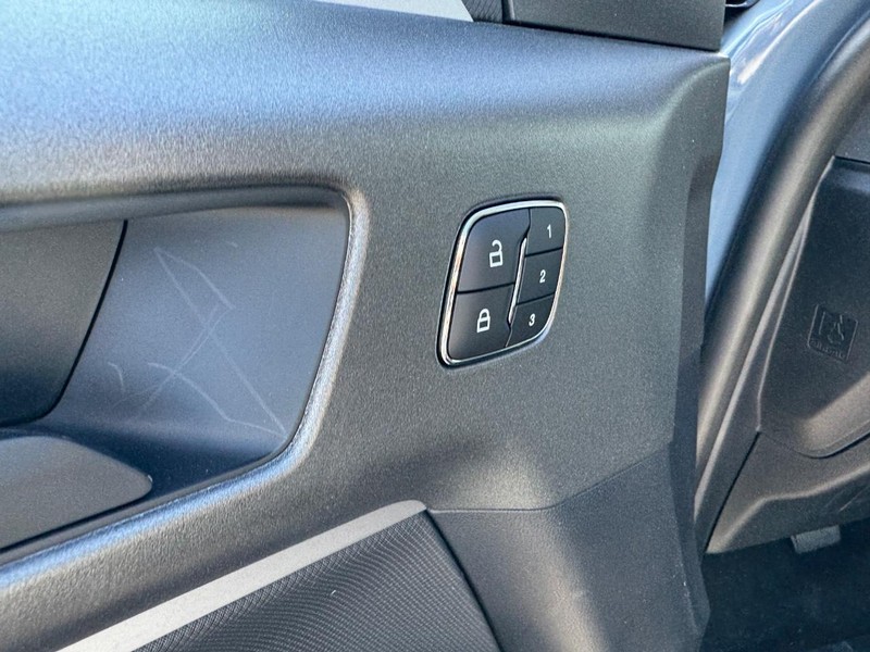 Ford Bronco Sport Vehicle Full-screen Gallery Image 18