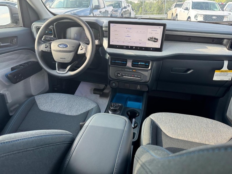 Ford Maverick Vehicle Full-screen Gallery Image 14