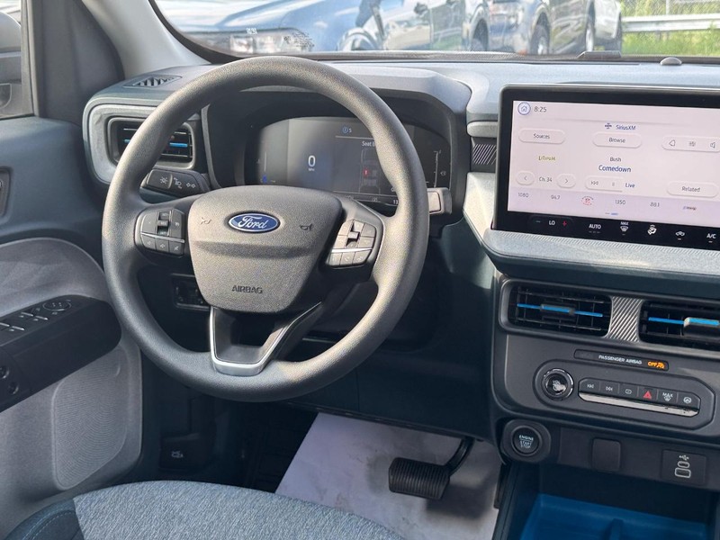 Ford Maverick Vehicle Full-screen Gallery Image 15